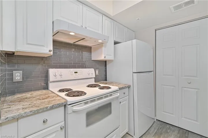 15630 Ocean Walk Cir 111, Fort Myers, Florida 33908