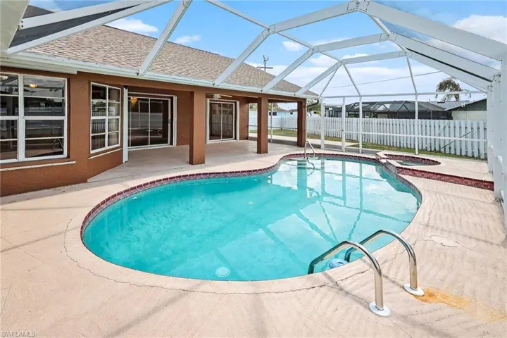 628 Se 21st Ln, Cape Coral, Florida 33990