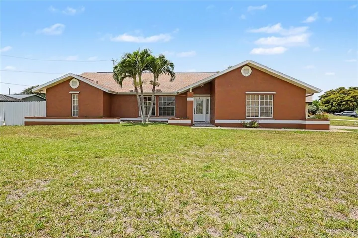 628 SE 21st  LN, Cape Coral, FL 33990