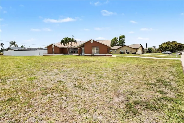 628 Se 21st Ln, Cape Coral, Florida 33990