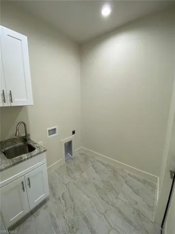 194  Yager  CIR, Fort Myers, FL 33913