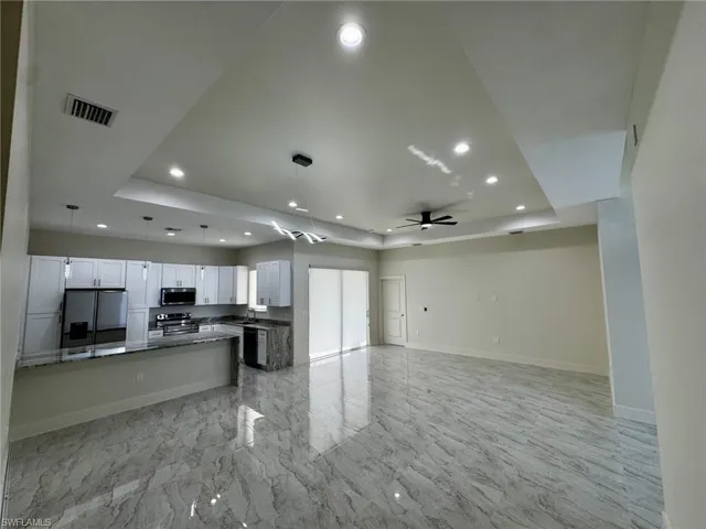 194  Yager  CIR, Fort Myers, FL 33913