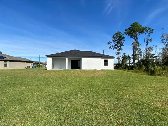 194  Yager  CIR, Fort Myers, FL 33913