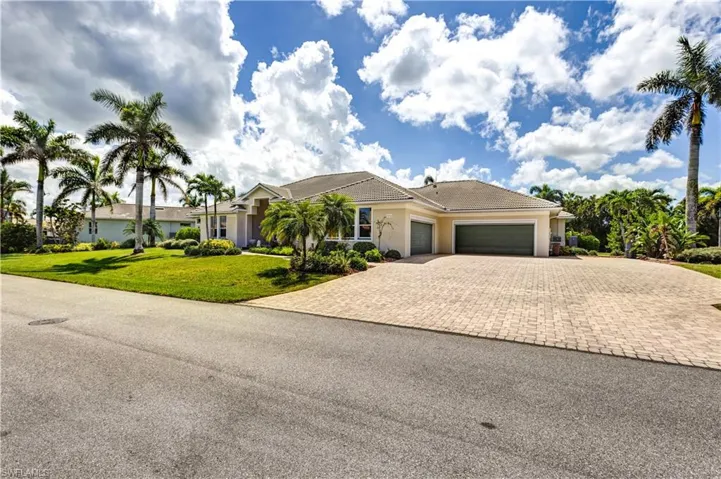 4 car extended spacious garage