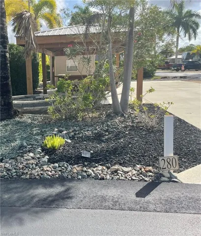5235 Pineland Daisy Trl, Fort Myers, Florida 33905