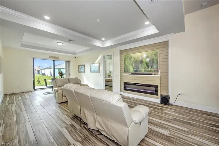 6137 Holt Ct, Fort Myers, Florida 33905