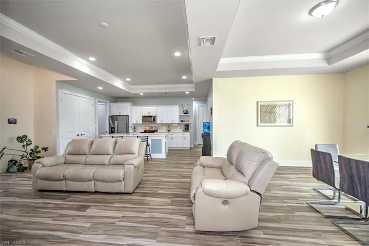 6137 Holt Ct, Fort Myers, Florida 33905