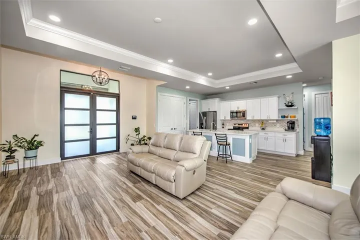 6137 Holt Ct, Fort Myers, Florida 33905