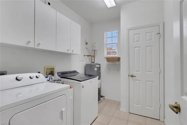 605 Lalique Cir 805, Naples, Florida 34119