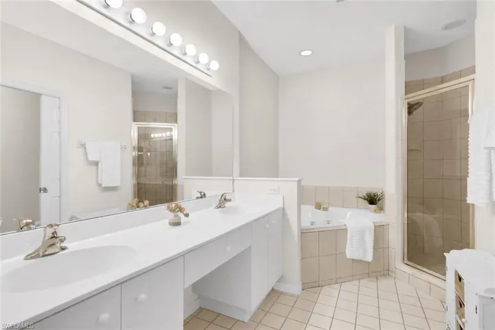 605 Lalique Cir 805, Naples, Florida 34119