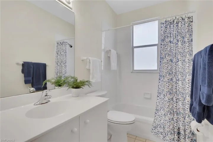 605 Lalique Cir 805, Naples, Florida 34119