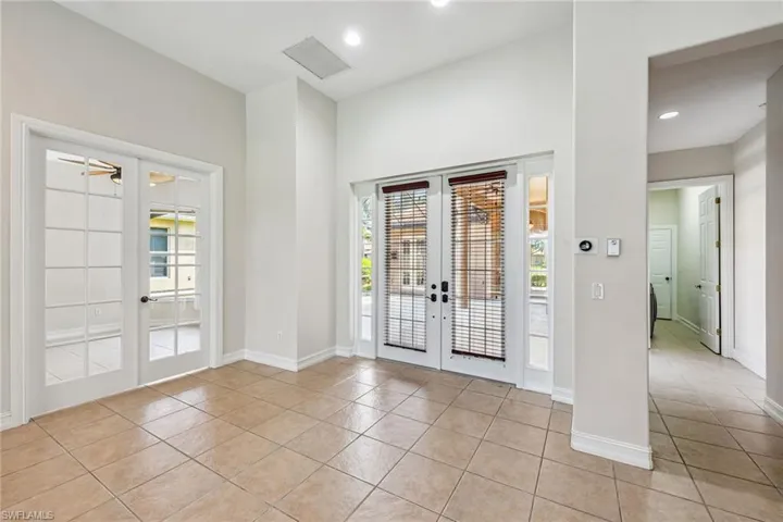 6817  Bent Grass  DR, Naples, FL 34113