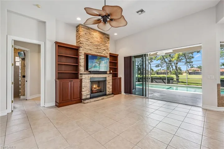6817  Bent Grass  DR, Naples, FL 34113
