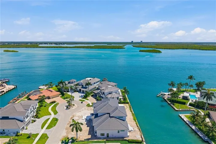 975 Sundrop Ct, Marco Island, Florida 34145