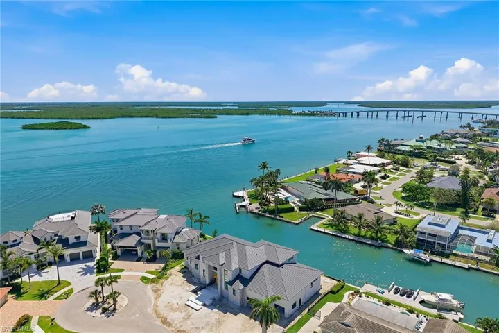 975 Sundrop Ct, Marco Island, Florida 34145