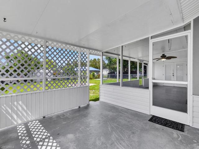 Open Lanai w/ Lattice Walls