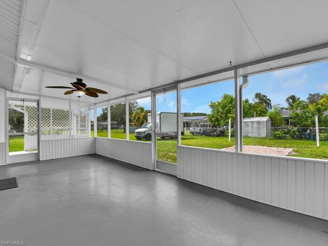Long Screened Rear Lanai