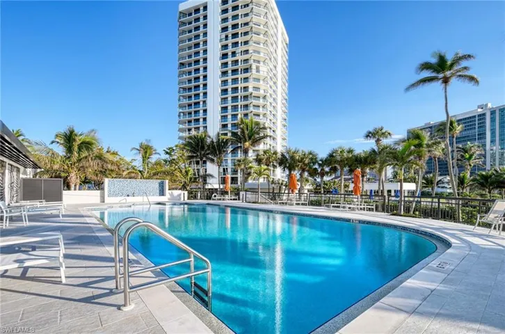 Le Parc pool area