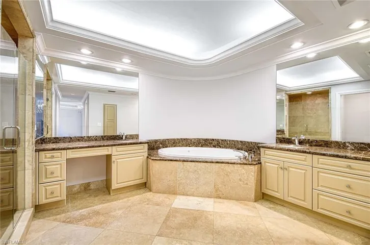 Master bath suite