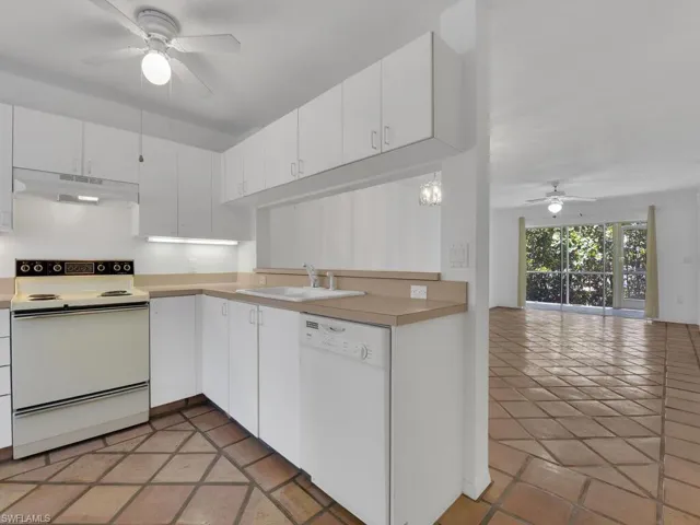 3071  Sandpiper Bay  CIR, Naples, FL 34112