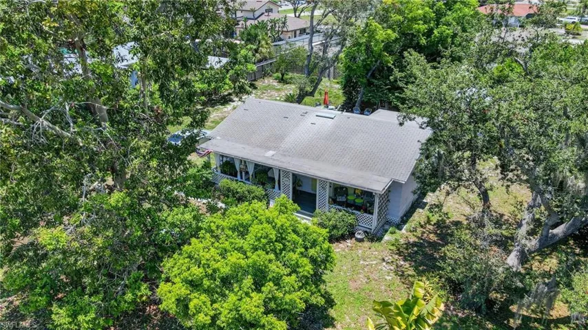 9044 Somerset Ln, Bonita Springs, Florida 34135