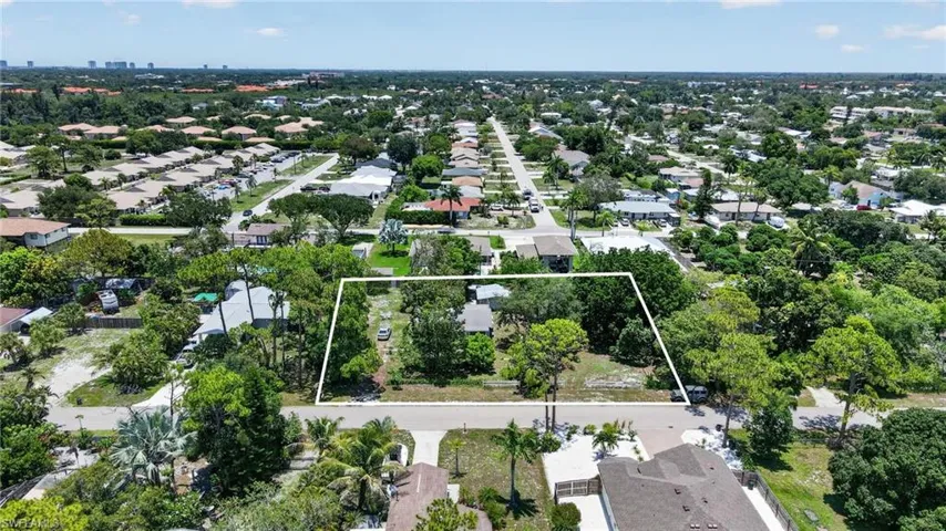 9044 Somerset Ln, Bonita Springs, Florida 34135