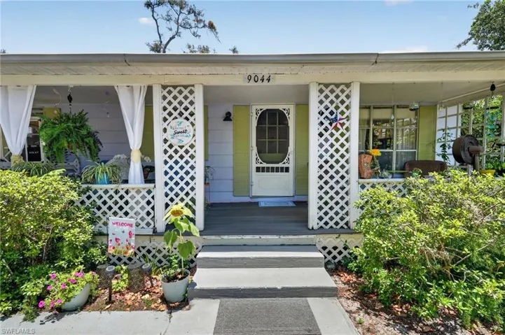 9044 Somerset Ln, Bonita Springs, Florida 34135