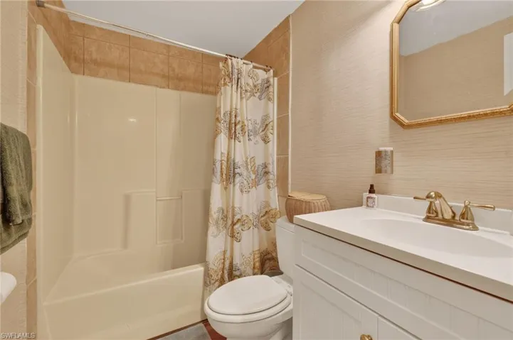 9044 Somerset Ln, Bonita Springs, Florida 34135