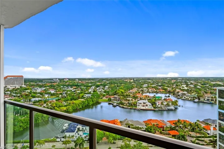 4901 Gulf Shore Blvd N 2103, Naples, Florida 34103