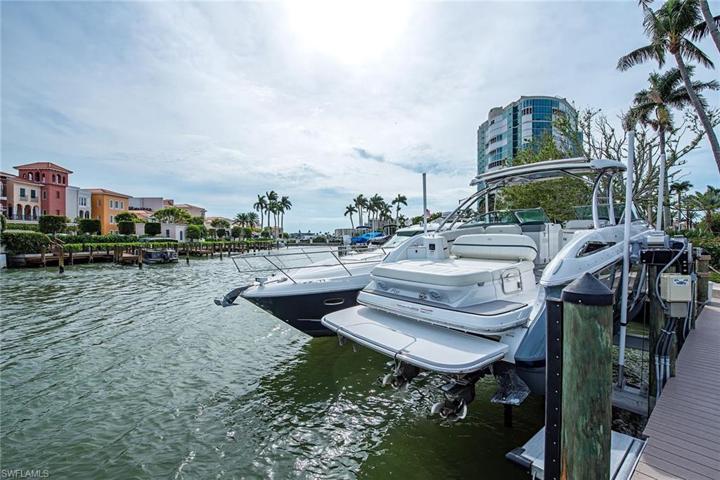 4090  Gulf Shore N BLVD, Naples, FL 34103
