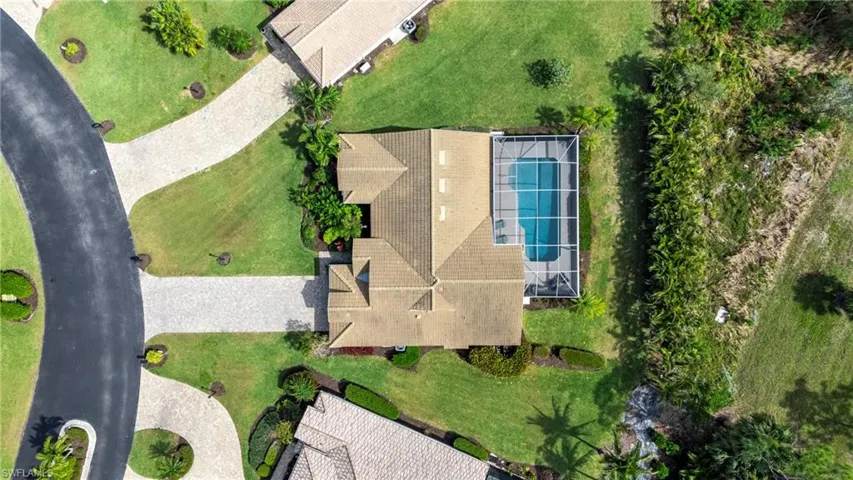 Birds eye view of property