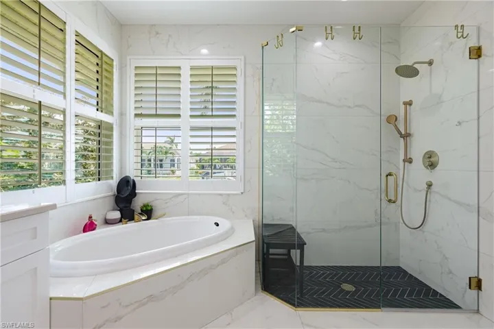 1045 Cottonwood Ct, Marco Island, Florida 34145
