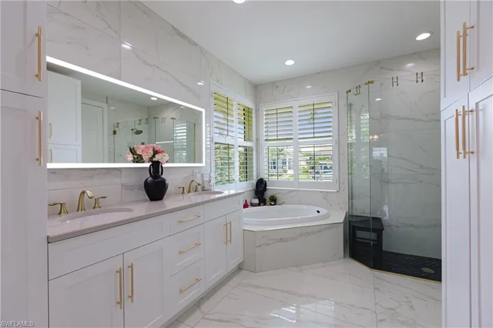 1045 Cottonwood Ct, Marco Island, Florida 34145