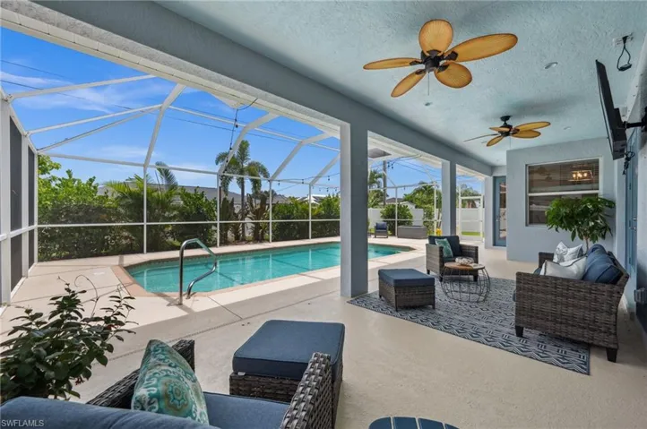 Oversized Lanai, Privacy Fencing & Tropical Landscaping!
