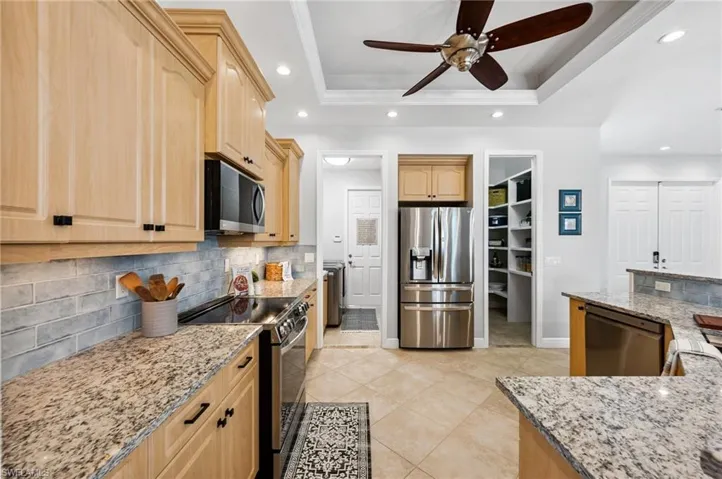 Custom backsplash, 32” SS Workstation Sink...