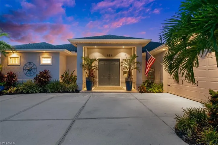 Stately Columned 8’ Double Door Entry!