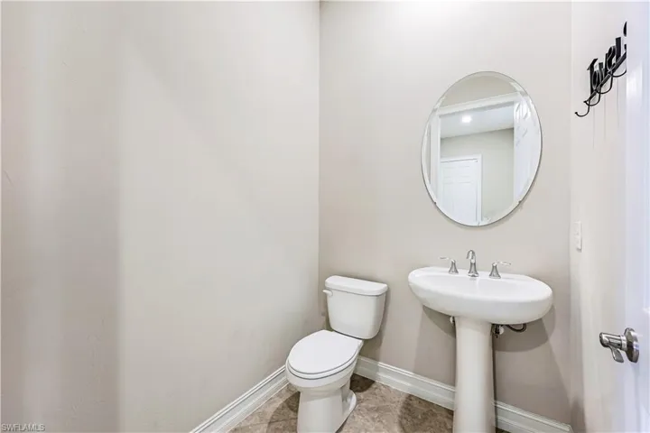 1/2 Guest Bath
