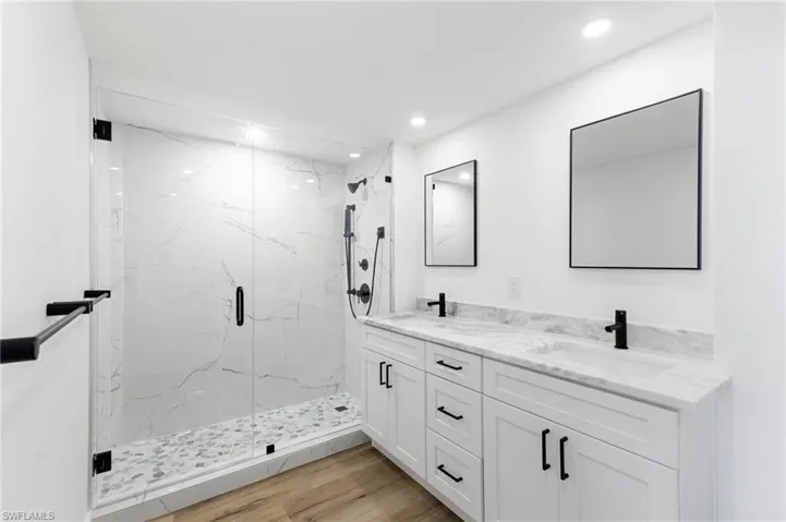 DUAL SINKS + WALK-IN BATH