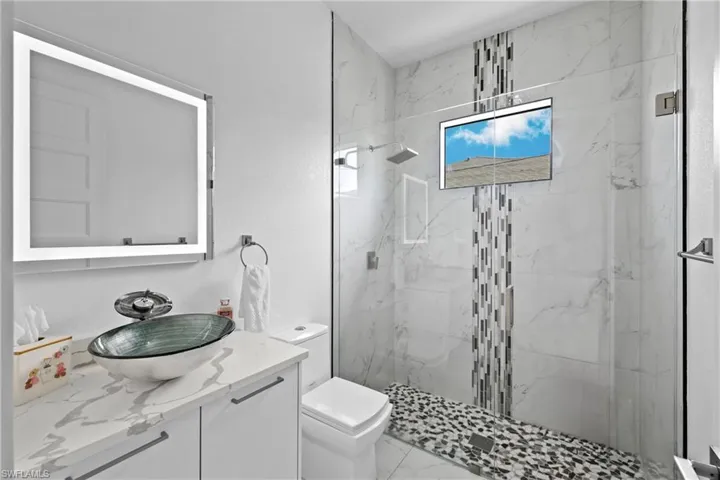140 SE 16th  ST, Cape Coral, FL 33990