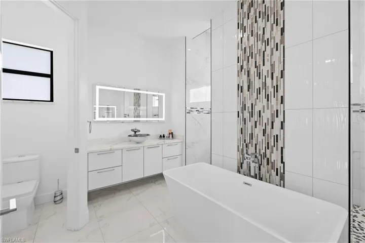 140 SE 16th  ST, Cape Coral, FL 33990