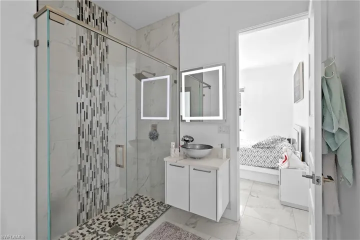 140 SE 16th  ST, Cape Coral, FL 33990