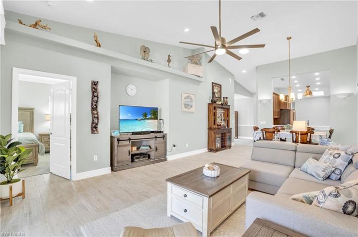 532  Joseph  CT, Naples, FL 34104
