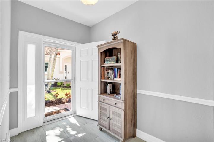 532  Joseph  CT, Naples, FL 34104