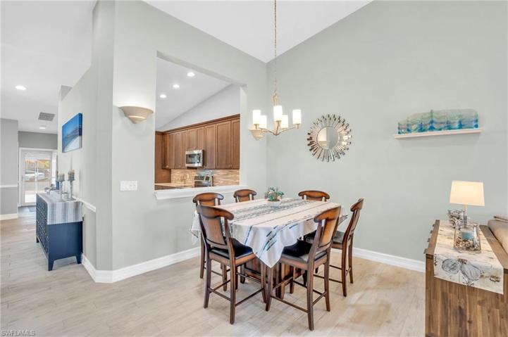 532  Joseph  CT, Naples, FL 34104
