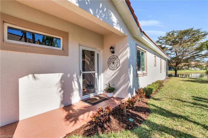 532  Joseph  CT, Naples, FL 34104