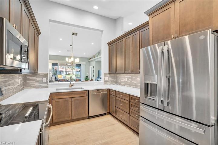 532  Joseph  CT, Naples, FL 34104