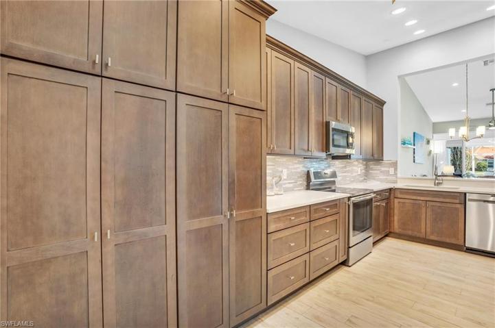532  Joseph  CT, Naples, FL 34104