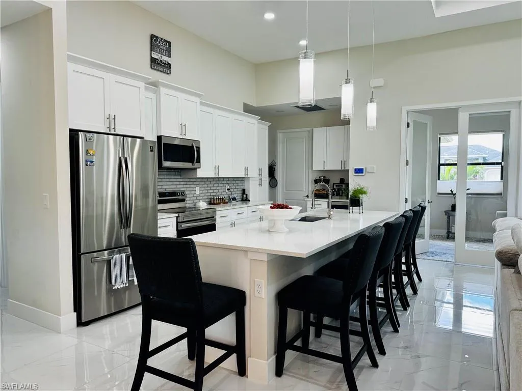 401 9th ST, Cape Coral, FL 33909,224071397