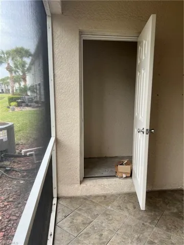 10094  Poppy Hill  DR, Fort Myers, FL 33966