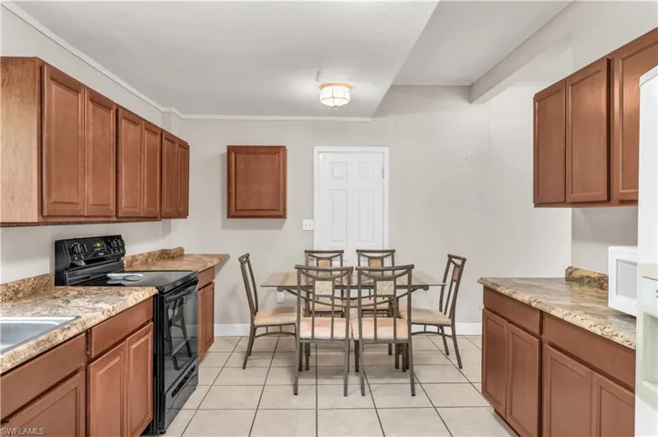 Kitchen & Dining downstairs